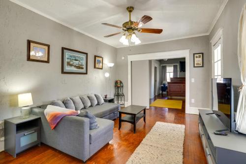 Welcoming Lakefront Mound Apartment with Fire Pit! in Mound, USA