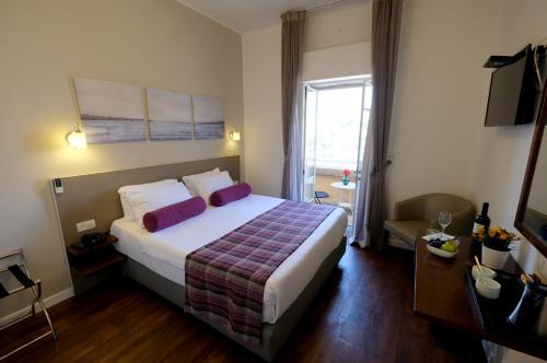 Scots House Hotel Room Type - Double Room with City View & Balcony