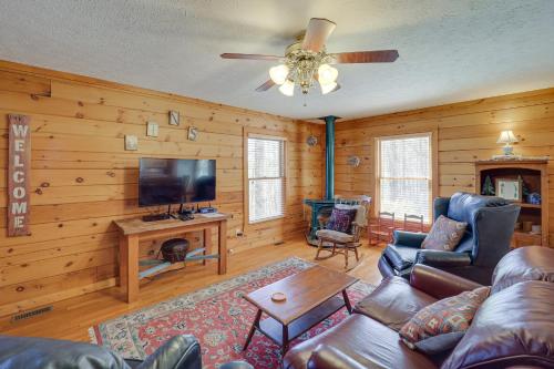 Banner Elk Cabin with Game Room and Mountain Views! in Banner Elk, USA