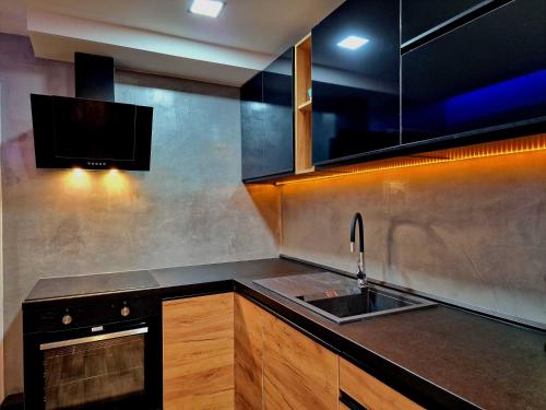 Wellness Gold apartment with Private SAUNA & JACUZZI, Прага (фото 4)