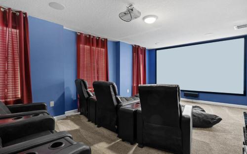 Come to Stay a FEW Miles to Disney Large Pool Home Sleep 36 - image 10