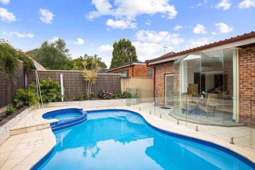 Fantastic Family Home with Pool at Concord