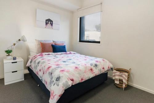 A Comfy & Cozy 2BR Apt Near Flemington Races