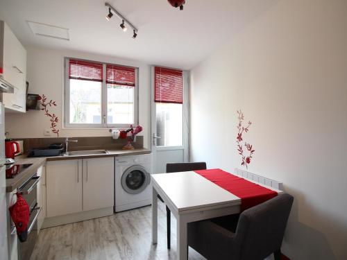 Appartement La Bourboule, 2 pièces, 2 personnes - FR-1-608-245 - Location saisonnière - La Bourboule