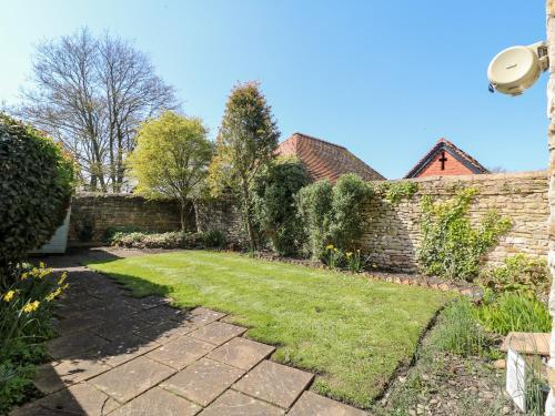 Manor View - image 9