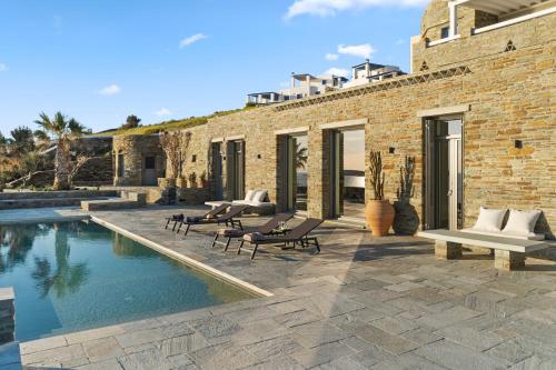 Villa Thalassa, Beachfront, Private Pool & Sunset Views by Explore Andros, Andros (foto 4)