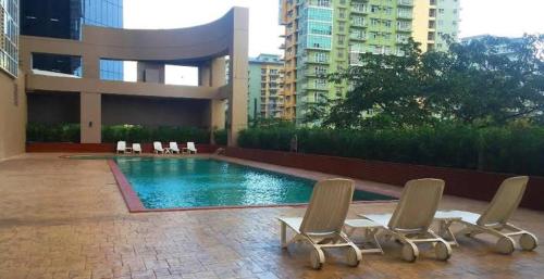 StayHere BGC City Studio in SOMA near SM Aura, Manila (photo 8)