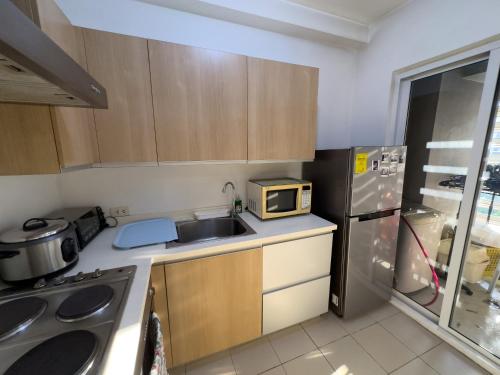 StayHere BGC City Studio in SOMA near SM Aura, Manila (photo 6)