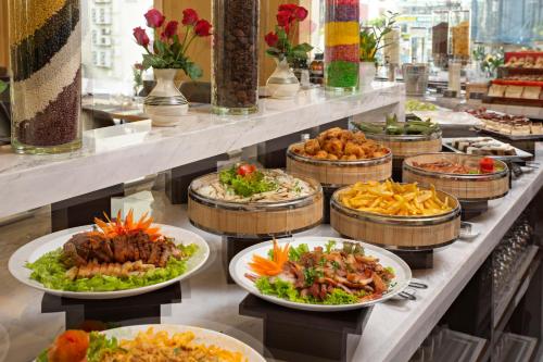 450542772 Golden Lotus Grand Da Nang - Panoramic Rooftop Bar & Daily Afternoon Tea