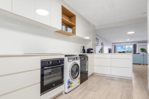 Luna Blu & The Beach Loft Yeppoon- Private Apartments