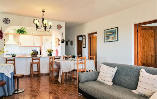 Víctor - image 3
