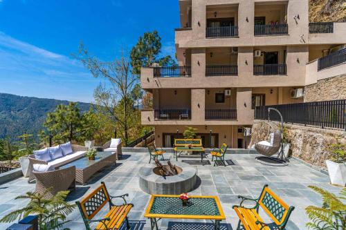 StayVista at Villa AnVira by GTV Estate with Bonfire, BBQ, Shimla (Foto 11)