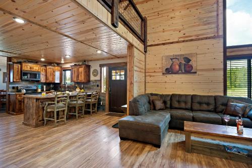 Set the Hook by KABINO Fire Pit Sleeper Sofa Loft 2 Living Rooms Grill WiFi, Island Park (Foto 5)