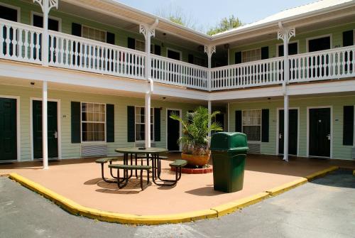 Key West Inn - Fairhope