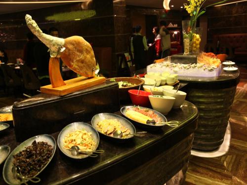 Zhuhai Charming Holiday Hotel-Free Welcome Fruit Plate