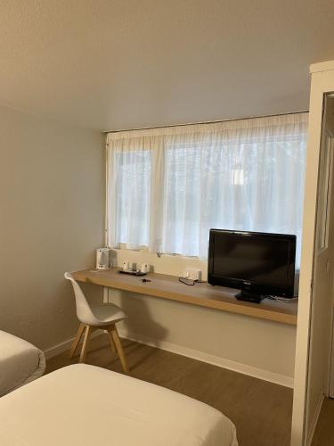 Kyriad Direct Montpellier Saint Jean De Védas - La Peyrière in Saint-Jean-de-Vedas