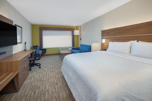 Holiday Inn Express & Suites - Chico, an IHG Hotel
