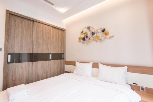 One-Bedroom Apartment image 3