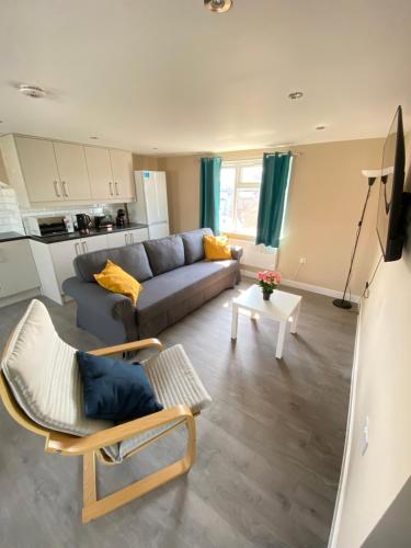 STUNNING 1 BEDROOM FLAT IN WOOD GREEN, Londyn