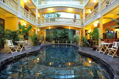 Swimming pool, Thanh Van Hotel in Son Phong