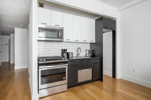 FiDi Jr 1br w gym lounge nr Wall Street NYC-1136, New York (Foto 6)