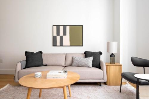 FiDi Jr 1br w gym lounge nr Wall Street NYC-1136 in New York, USA