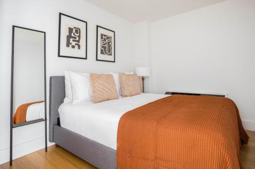FiDi Jr 1br w gym lounge nr Wall Street NYC-1136, New York (Foto 8)