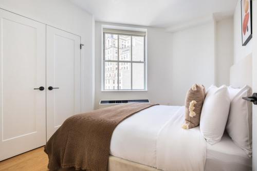 FiDi 1br w lounge gym nr Freedom Tower NYC-1138, New York (Foto 10)