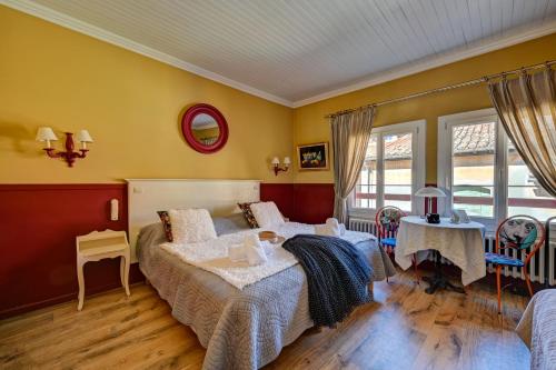 room detail thumbnail 1