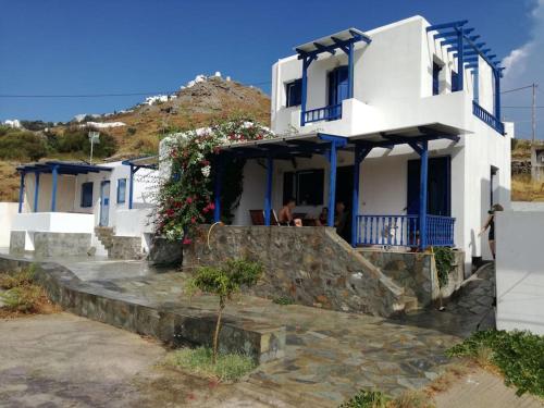 B&B Megalo Livadi - Άνεση, θέα, θάλασσα και ησυχία - Bed and Breakfast Megalo Livadi