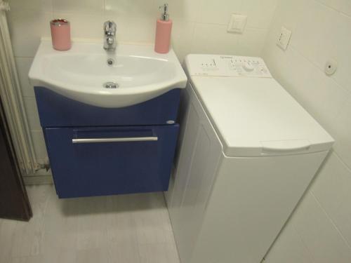 One-Bedroom Apartment image 4