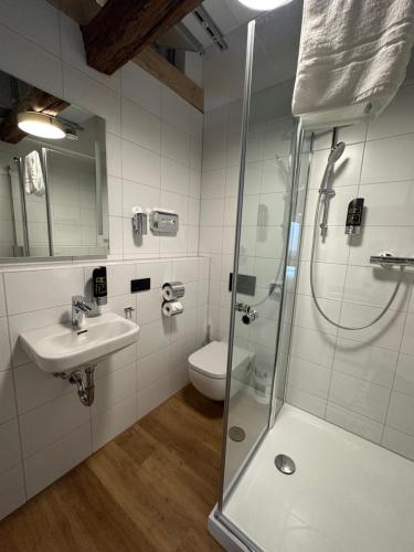 Hopfenhotel am Adenauerufer 4