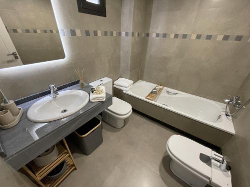 Three-Bedroom House image 2
