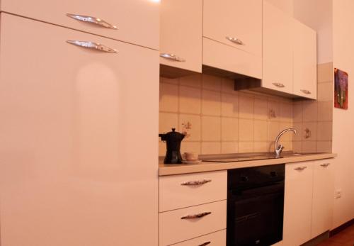 Take it Easy Room Type - One-Bedroom Apartment