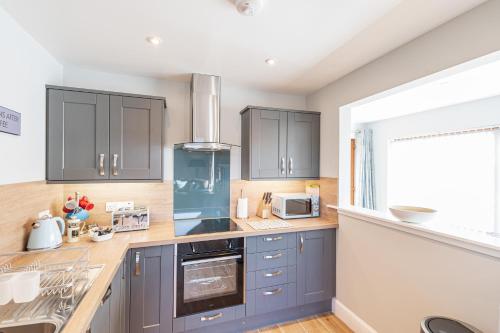 Konyha, Kestrel Lodge 3 with Hot Tub in Newton Stewart