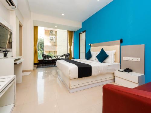 Guestroom, OYO SilverKey 43263 Hotel Aura Malad West in Malad