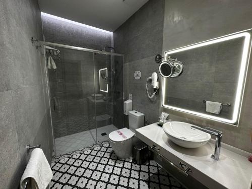 Hemd Hotels Puerta Real Boutique – Seville, KY