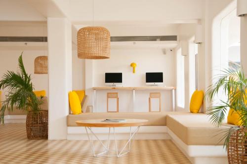 Lobby, BloomSuites l Calangute in Calangute