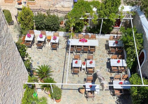 Mistral Hotel - image 11