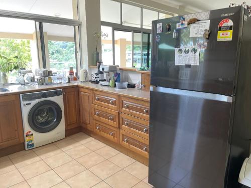 Cocina, Nolan garden house in whitfield in El Gran Cairns