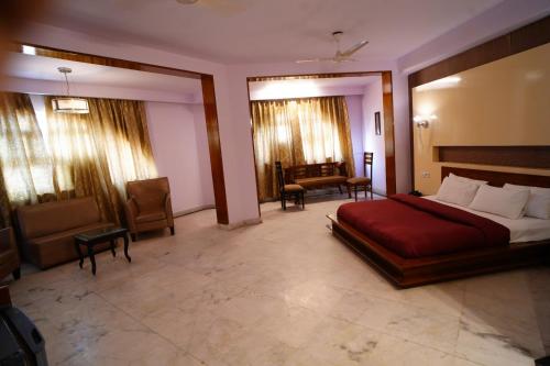 room detail thumbnail 0