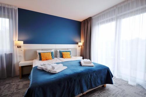 2 twin beds