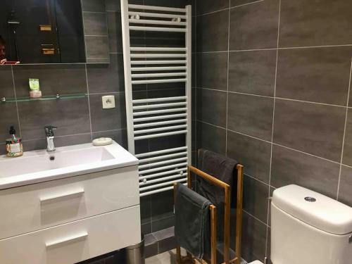 L13 Central flat 5mins walk to beach AC/Balcon/WIFI, Nice (fotografie 8)