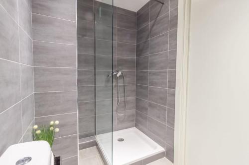 L13 Central flat 5mins walk to beach AC/Balcon/WIFI, Nice (fotografie 9)