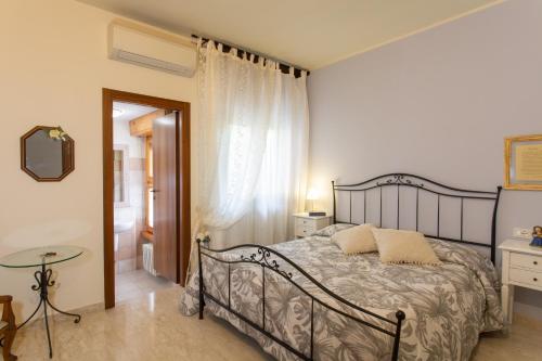 Guestroom, Al Borgo Rooms in Gradara