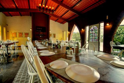 Restaurant, Nostravila in Atvan
