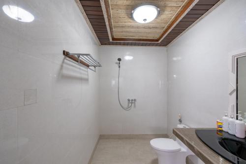 Ketut Losmen Bungalows Lembongan Room Type - Deluxe Double Room with Side Sea View