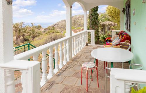 One bedroom house with enclosed garden and wifi at Vallehermoso 3 km away from the beach