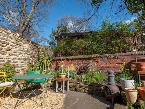 Facilities, Pass the Keys Wonky Cottage with amazing garden in Headingley