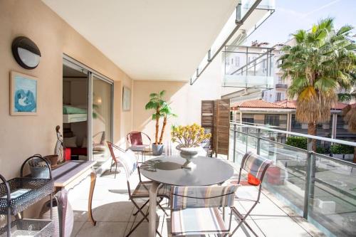 L18 Central Parking terrace AC 10mins walk to beaches